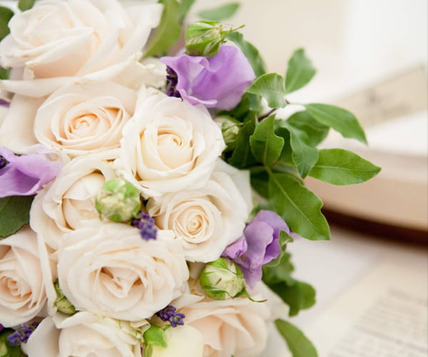 Handcrafted bridal bouquet by Allium in the Cotswolds